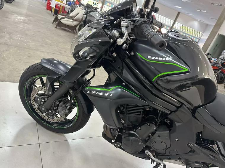 Kawasaki ER-6N Preto 16