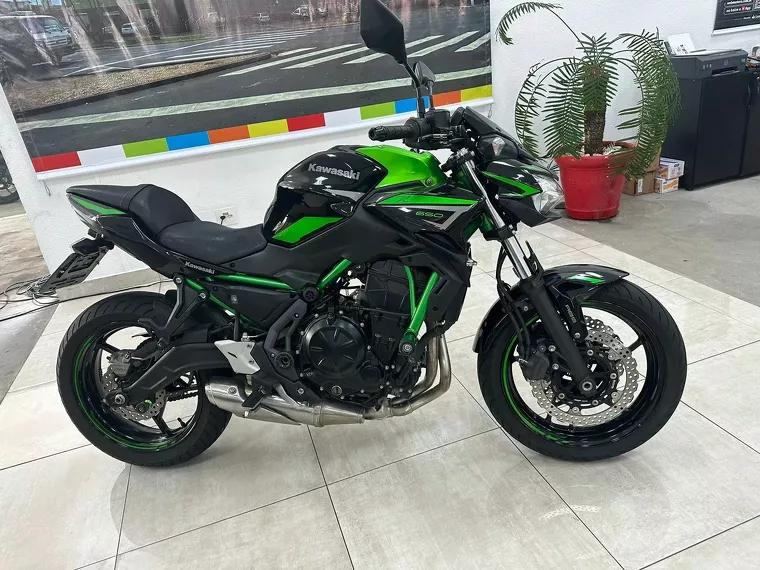 Kawasaki Z 650 Verde 17