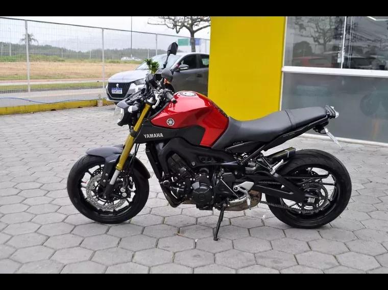 Yamaha MT-09 Vermelho 4