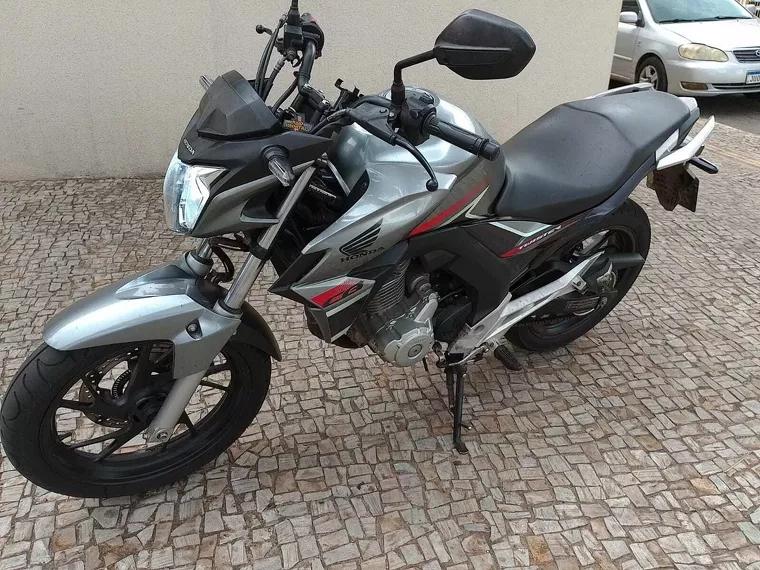 Honda CB Twister Cinza 1