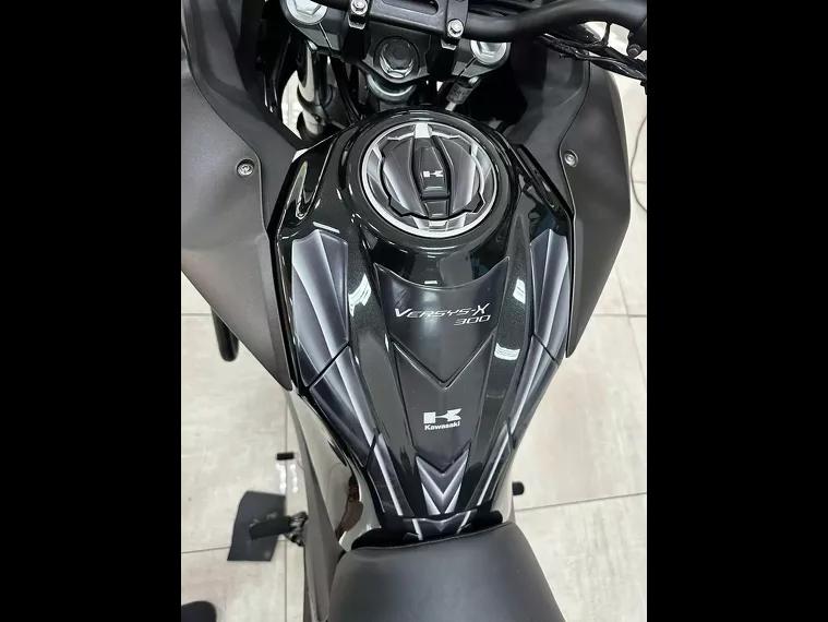 Kawasaki Versys Preto 20