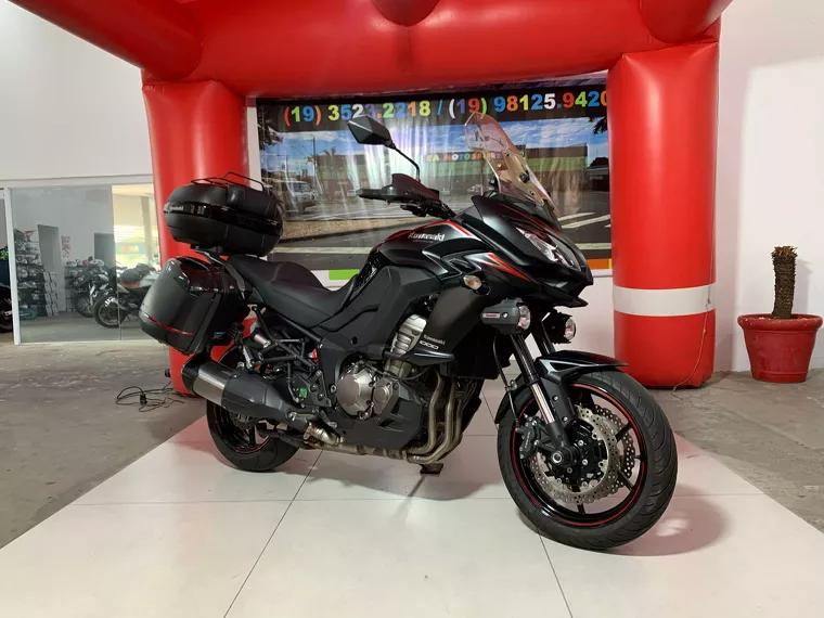 Kawasaki Versys Preto 2