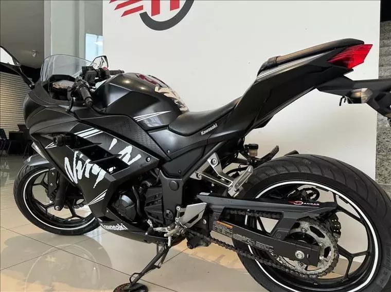 Kawasaki Ninja Preto 6