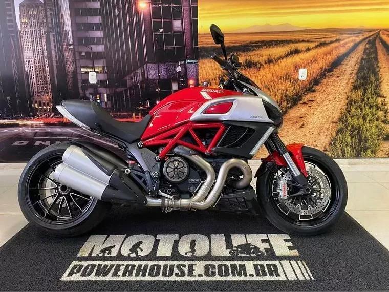 Ducati Diavel Vermelho 3