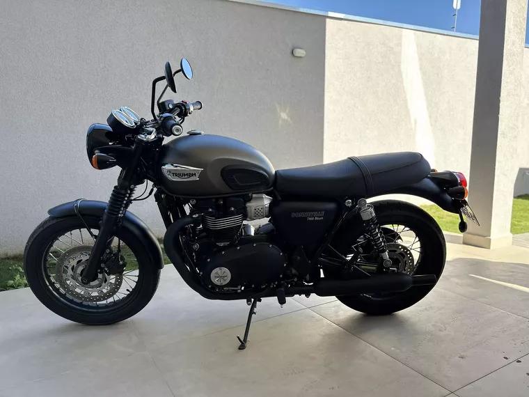 Triumph Bonneville Cinza 2