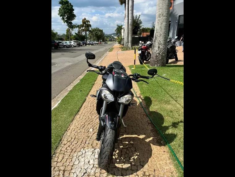 Triumph Street Triple Cinza 4