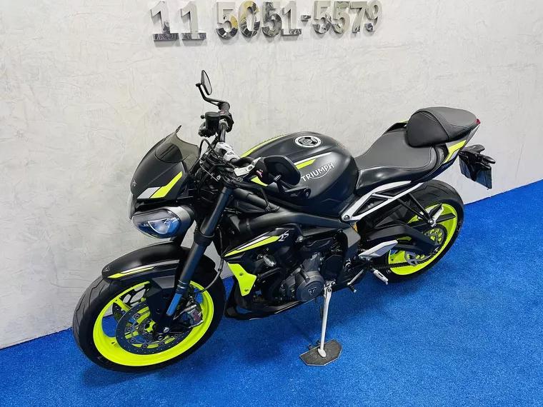 Triumph Street Triple Preto 18