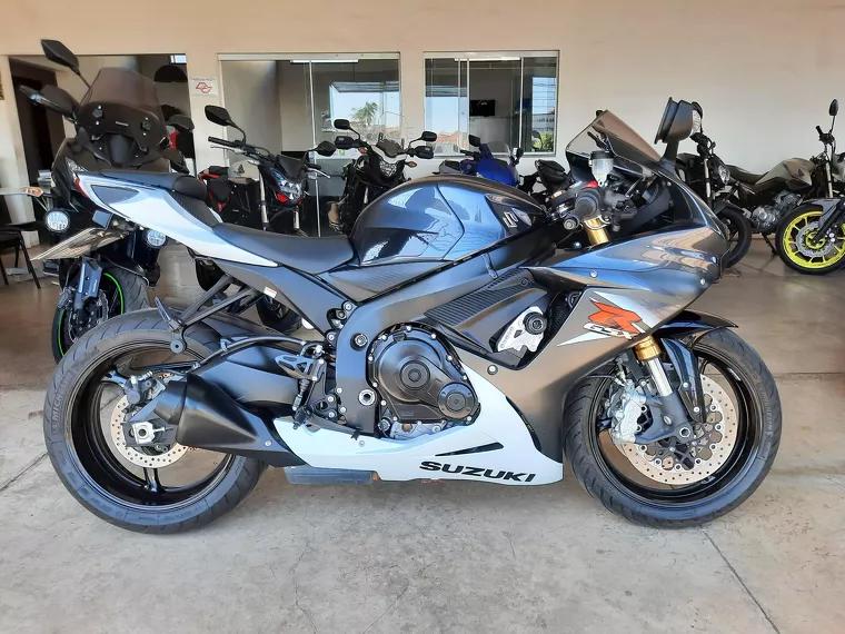 Suzuki GSX-R Cinza 1