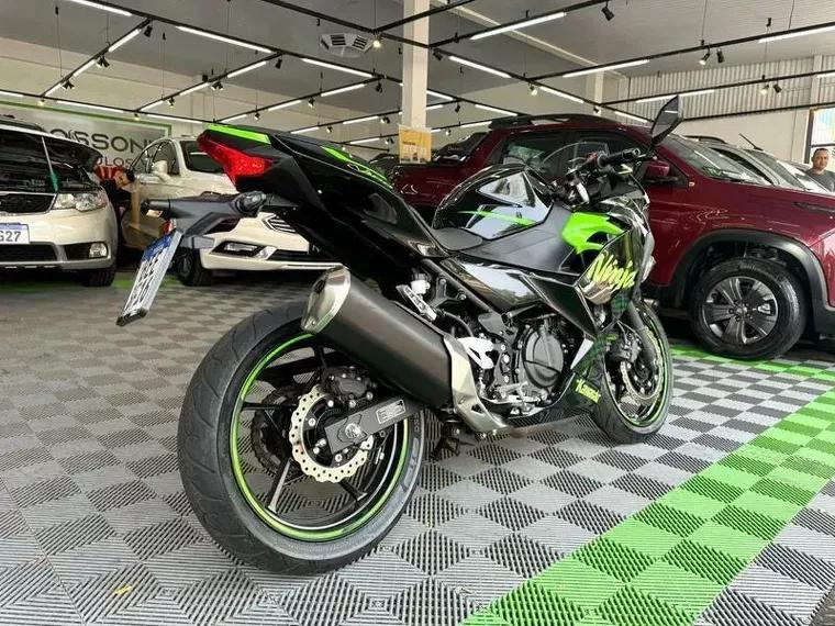 Kawasaki Ninja Preto 6