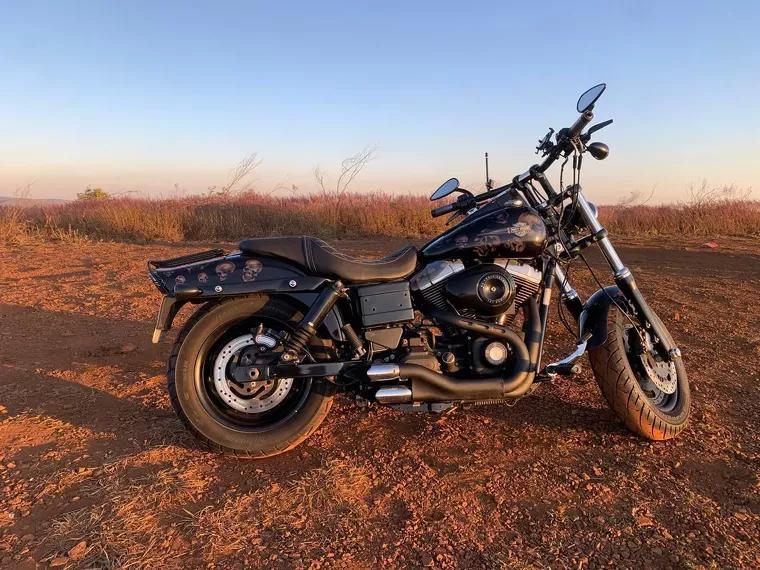 Harley-Davidson Fat Bob Preto 2