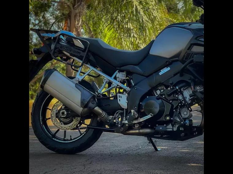 Suzuki V-Strom Cinza 2