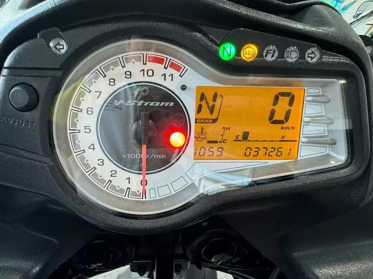 Suzuki V-Strom Branco 10