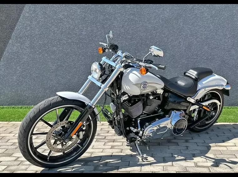 Harley-Davidson Breakout Branco 5