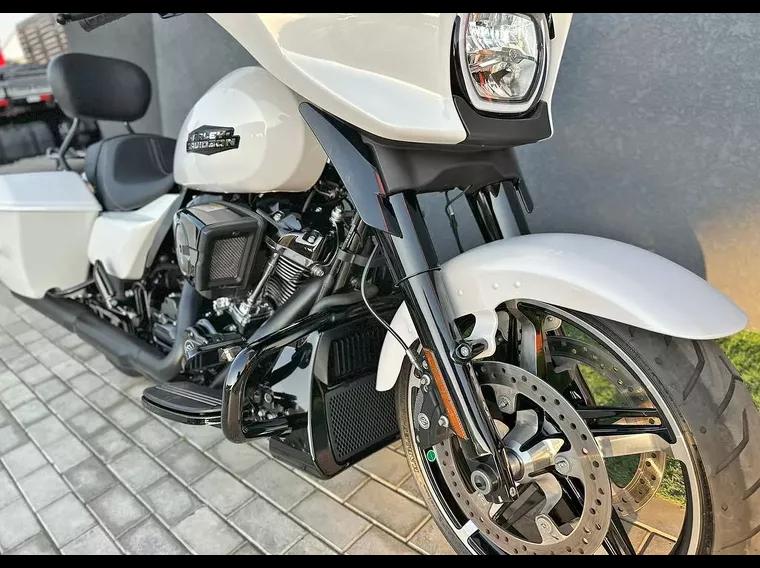 Harley-Davidson Street Glide Branco 11