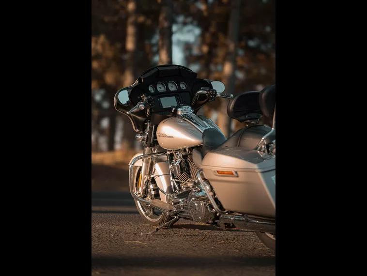 Harley-Davidson Street Glide Cinza 9