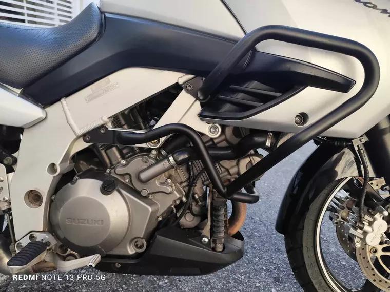 Suzuki V-Strom Prata 3