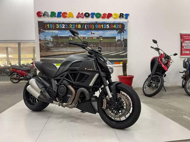 Ducati Diavel Preto 3