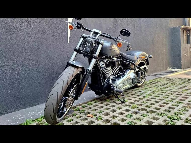 Harley-Davidson Breakout Cinza 6