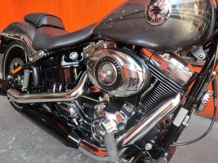 Harley-Davidson Breakout Cinza 4