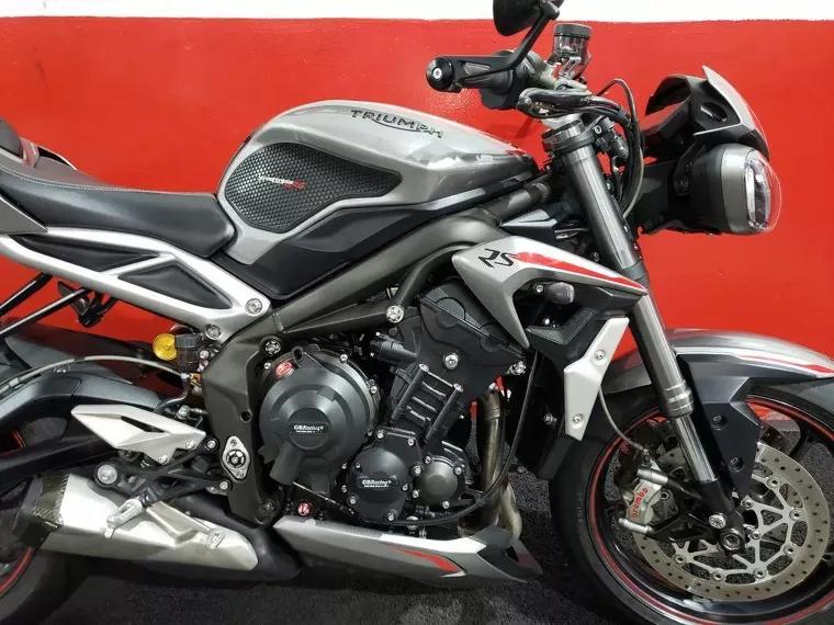 Triumph Street Triple Prata 10