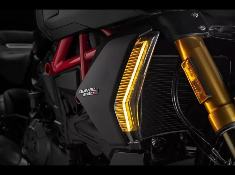 Ducati Diavel Preto 6