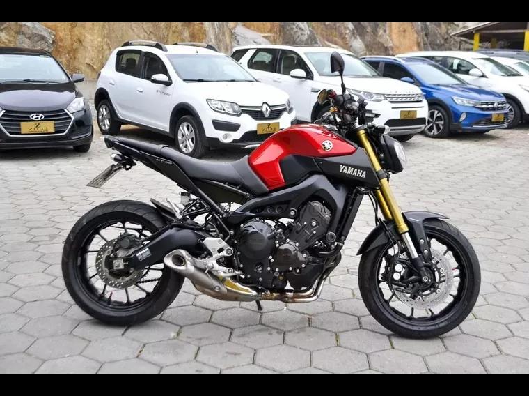 Yamaha MT-09 Vermelho 3