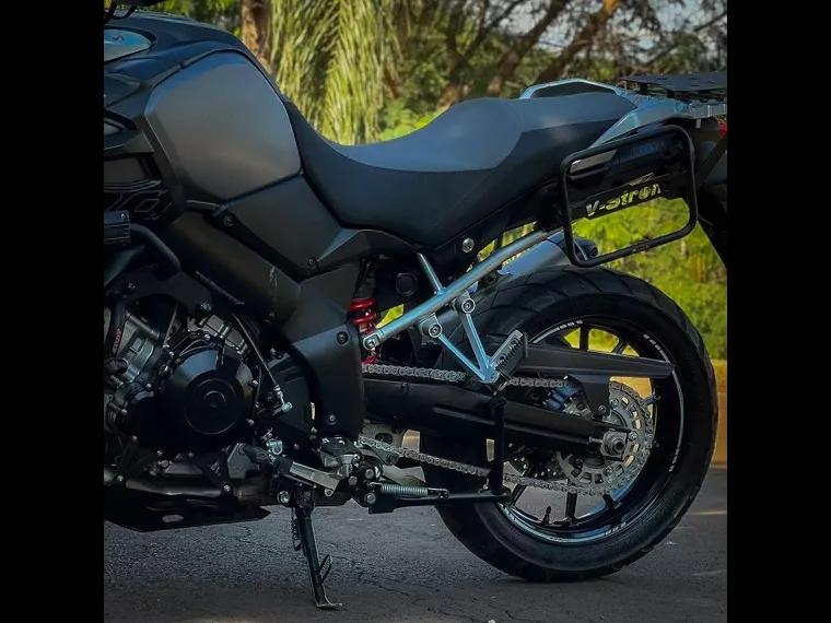 Suzuki V-Strom Cinza 3