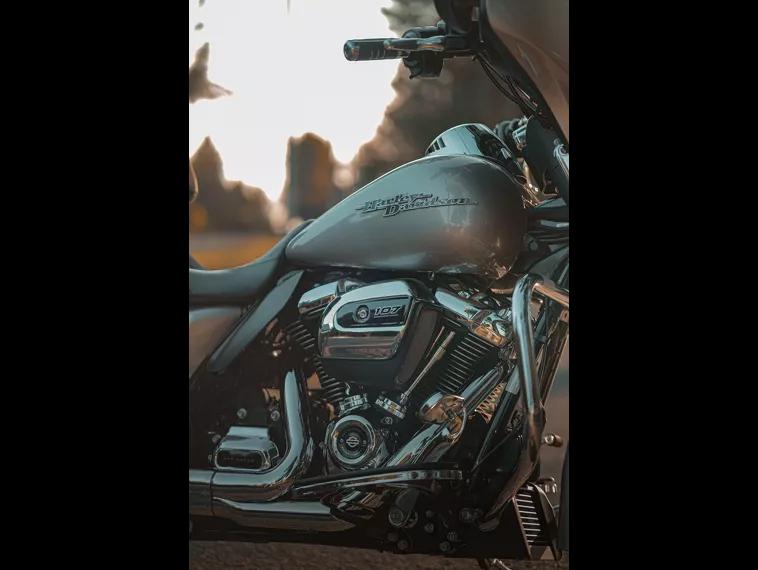 Harley-Davidson Street Glide Cinza 2