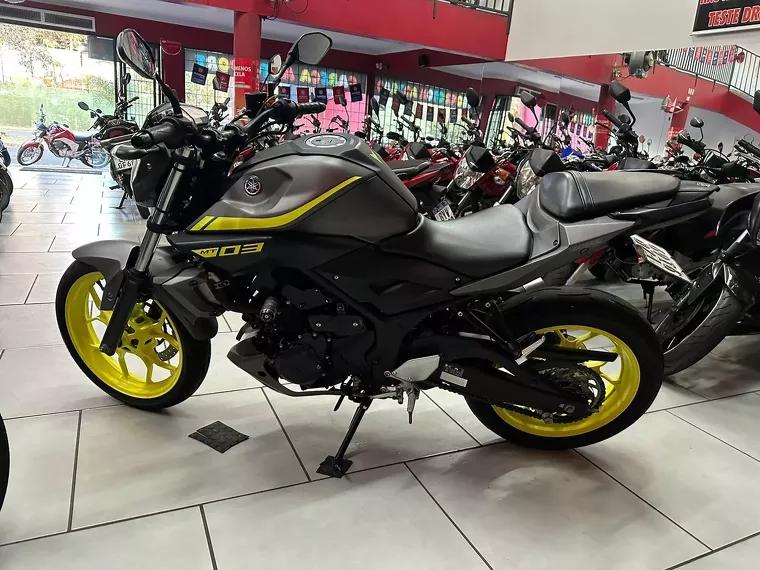 Yamaha MT-03 Cinza 33