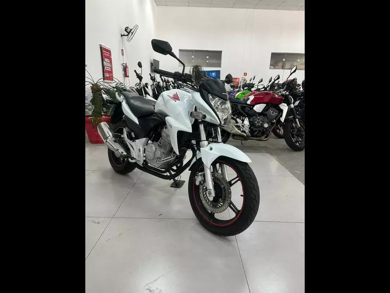 Honda CB 300 Branco 9
