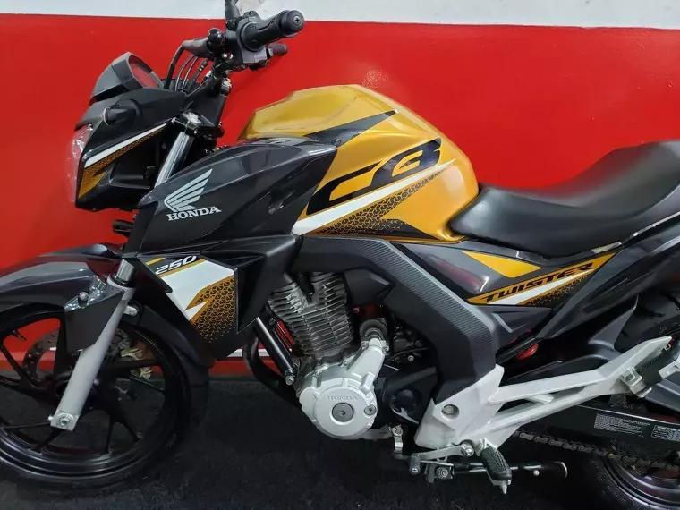 Honda CB Twister Amarelo 14