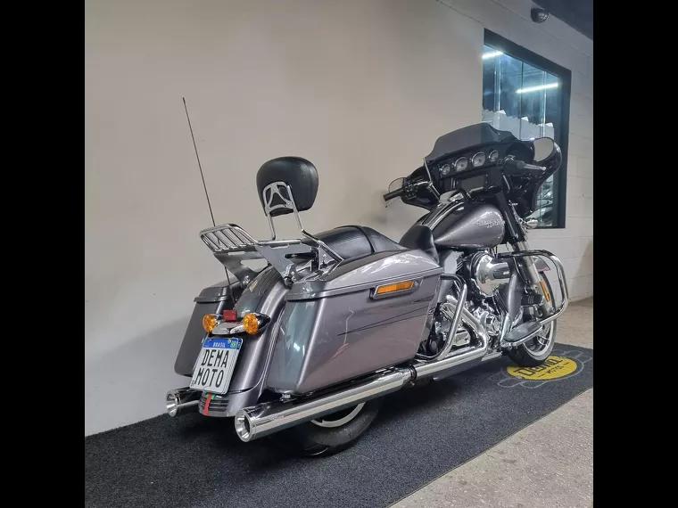 Harley-Davidson Street Glide Cinza 3