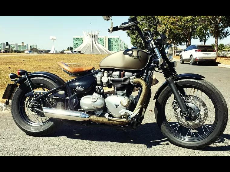 Triumph Bobber Cinza 4