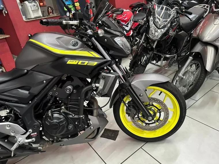 Yamaha MT-03 Cinza 30