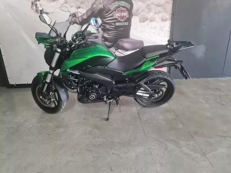 Bajaj Dominar Verde 2