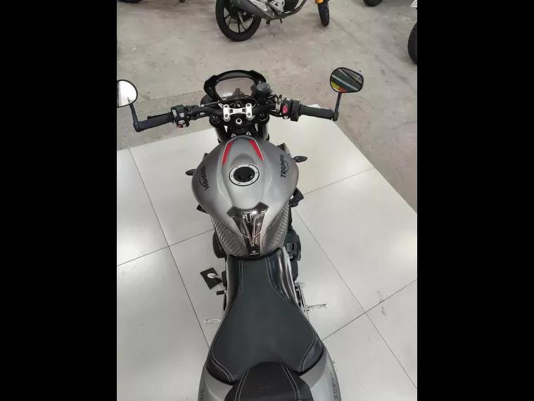 Triumph Street Triple Cinza 10