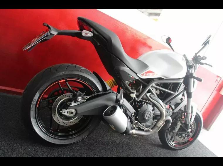 Ducati Monster Branco 3