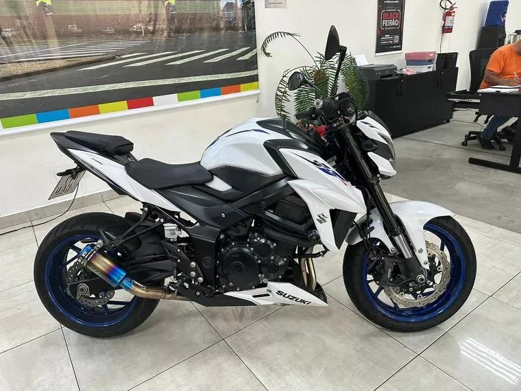 Suzuki GSX-S Branco 10