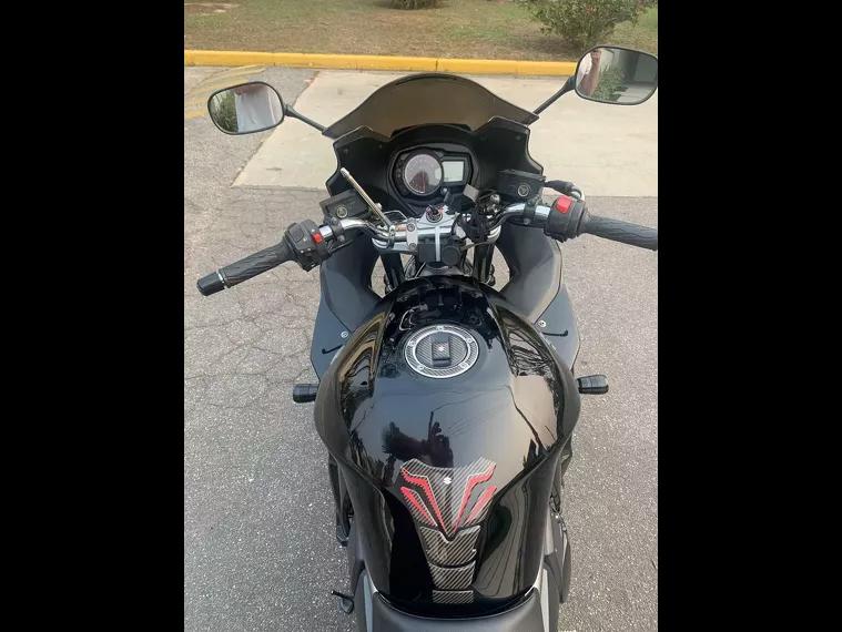 Suzuki GSX Preto 4