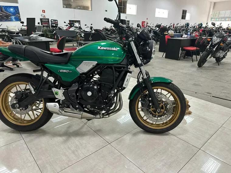 Kawasaki Z 650 Verde 4