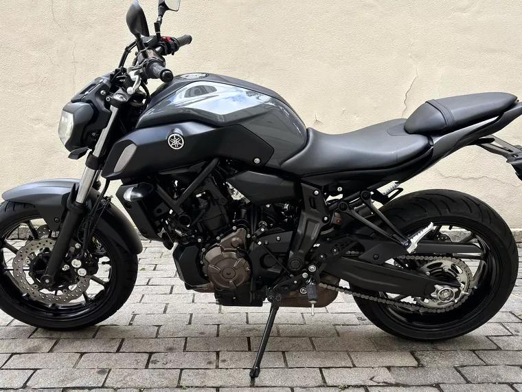 Yamaha MT-07 Cinza 2