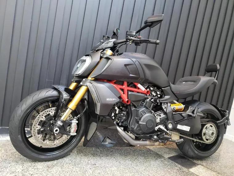 Ducati Diavel Preto 13