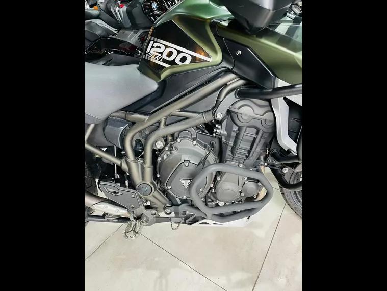 Triumph Tiger 1200 Verde 3