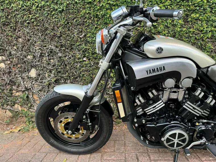 Yamaha VMax Cinza 2