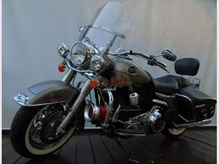 Harley-Davidson Road King Prata 3