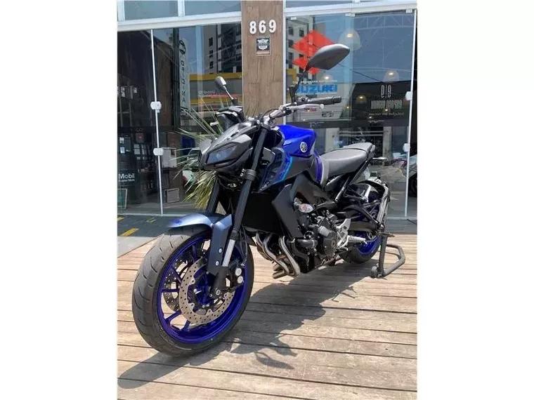 Yamaha MT-09 Azul 9