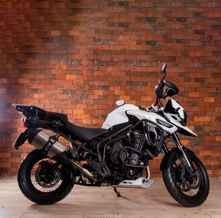 Triumph Tiger Branco 4