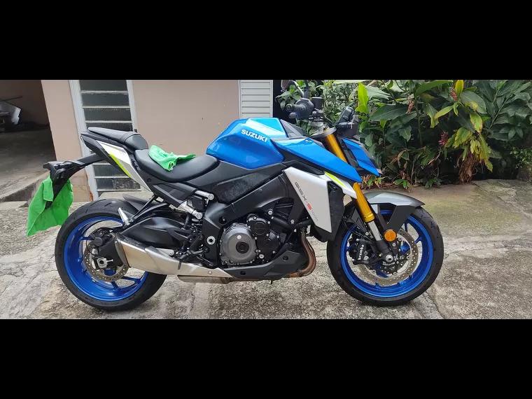 Suzuki GSX-S Azul 14