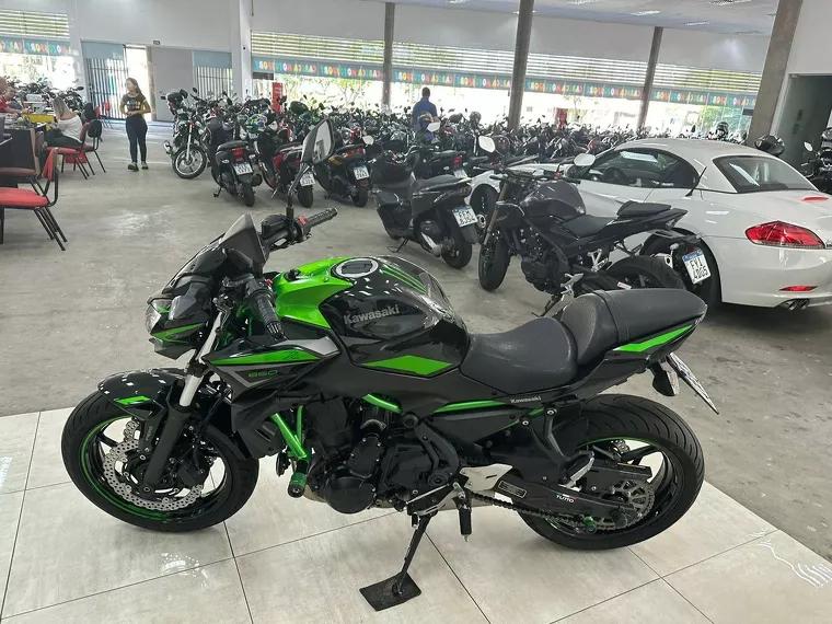 Kawasaki Z 650 Verde 10