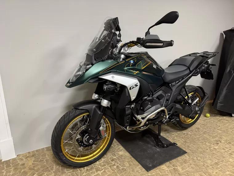 BMW R 1300 GS Verde 1